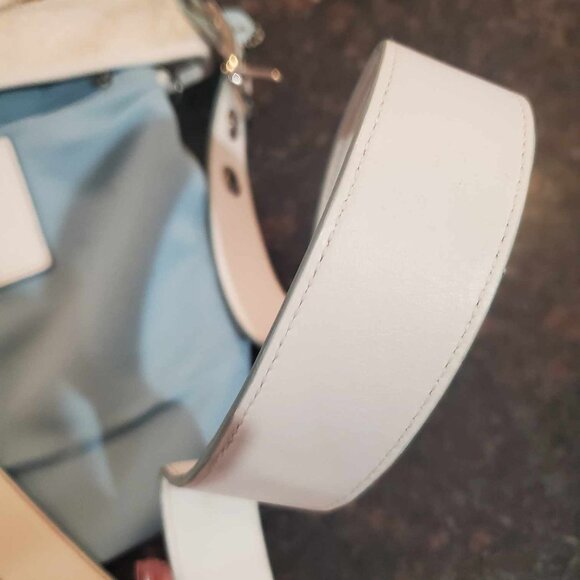 COACH WHITE SIGNATURE FLORAL BEE DUFFLE CROSSBODY - Picture 8 of 17